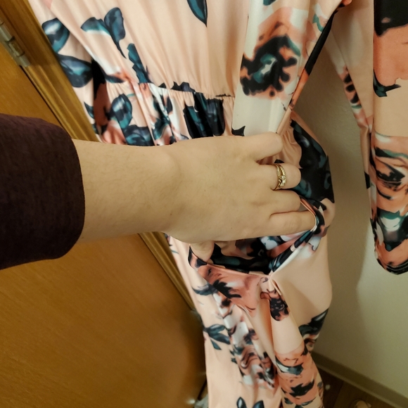 Beautiful and comfortable dress - Picture 2 of 6